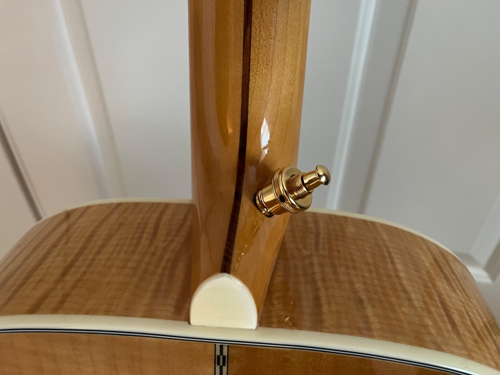Left-Handed Sigma Grand Jumbo with Electronics, Maple back&sides , spruce top
