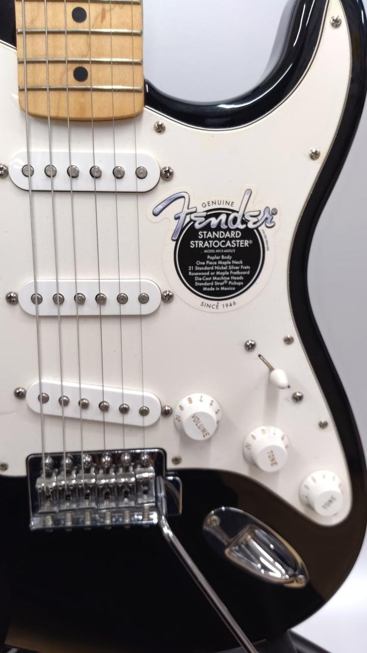 FENDER MEXICO STANDARD STRATCASTER Electric Guitar