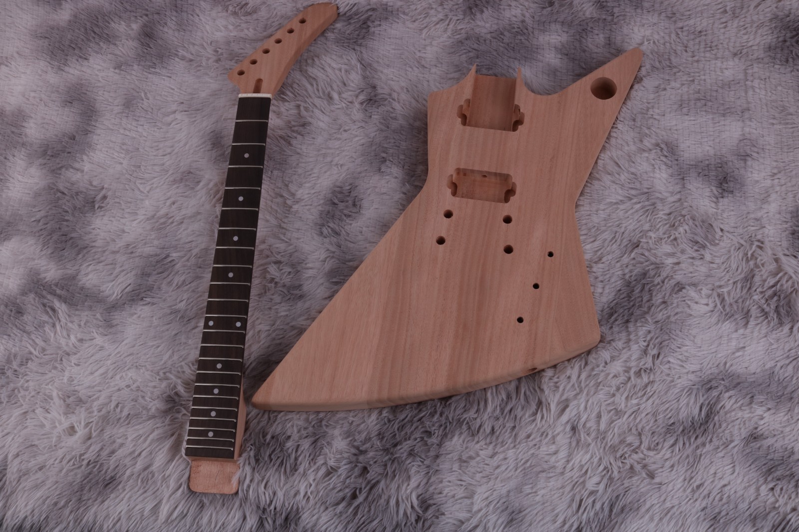 DIY Electric Guitar Kit Genuine Mahogany BD Neck Rosewood FB Set In Golden Part