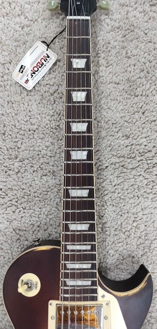 Vintage V100MRTSB ReIssued Electric Guitar Distressed Tobacco Sunburst – B-Stock