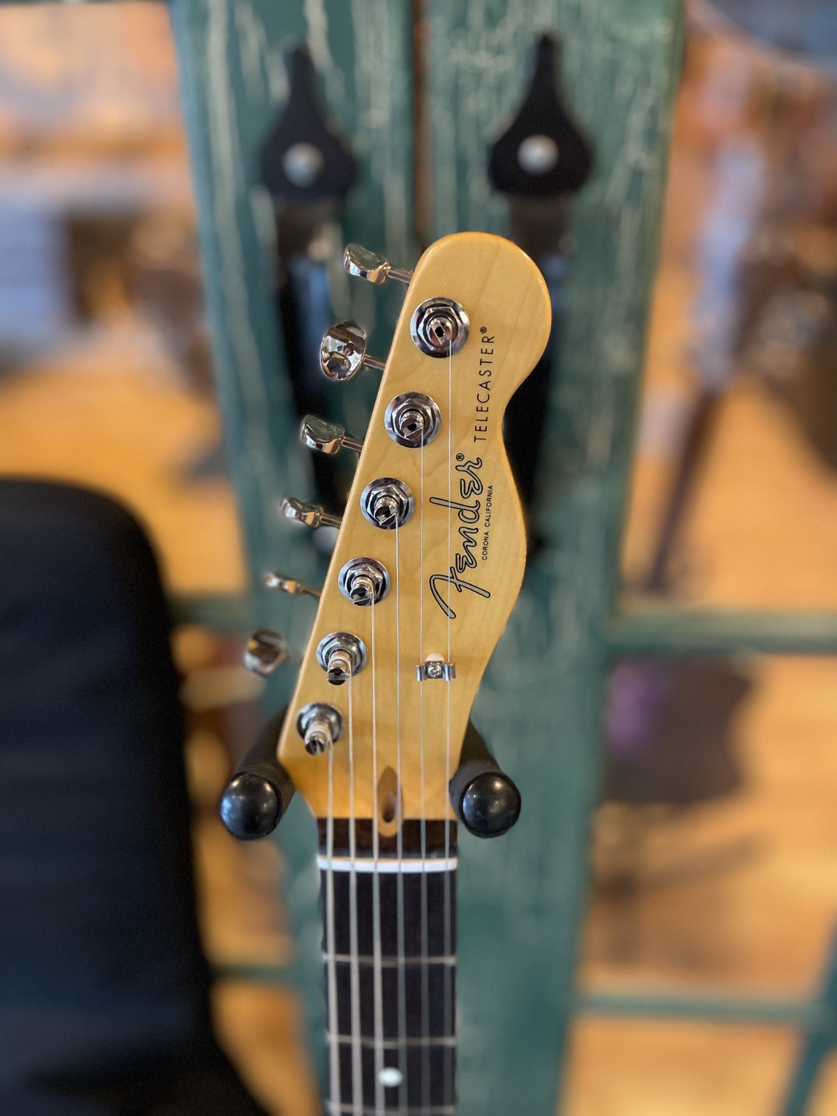 Fender American Professional Classic Telecaster in 3 Color Sunburst w Fender Bag