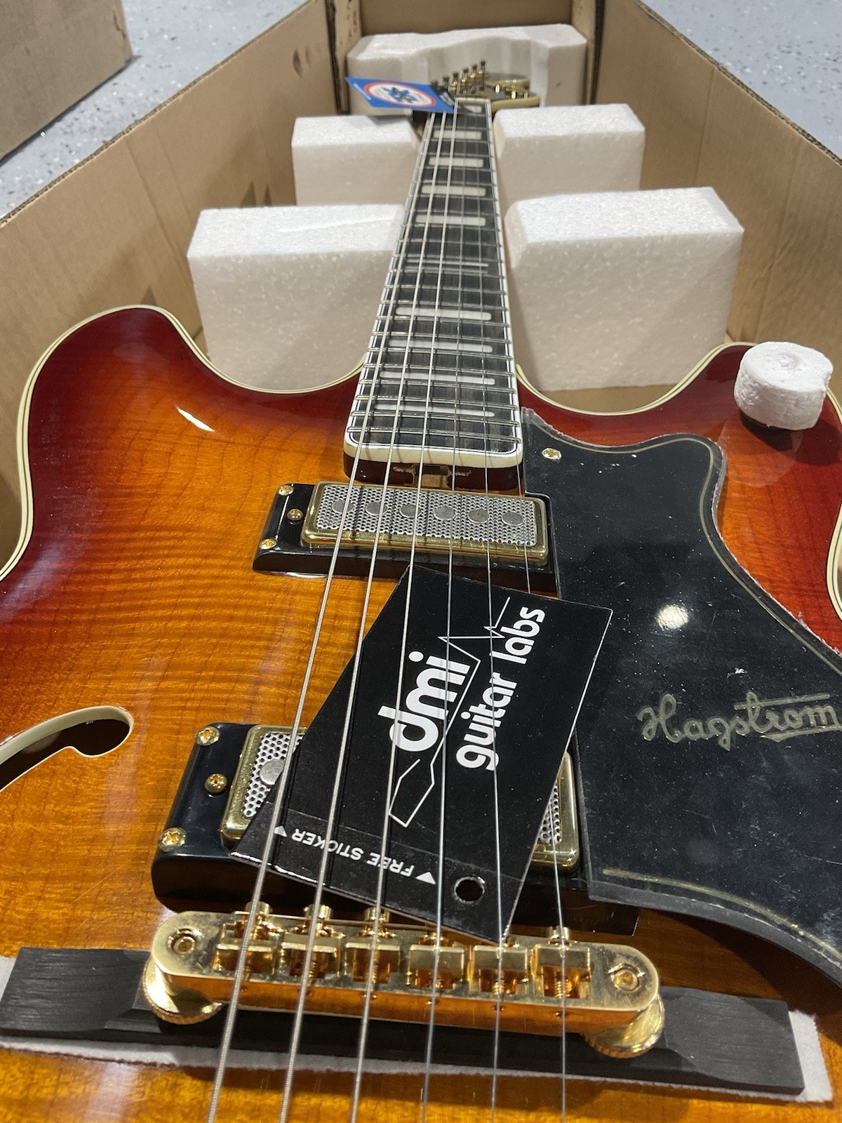 Hagstrom ’67 Viking II Electric Guitar Vintage Sunburst