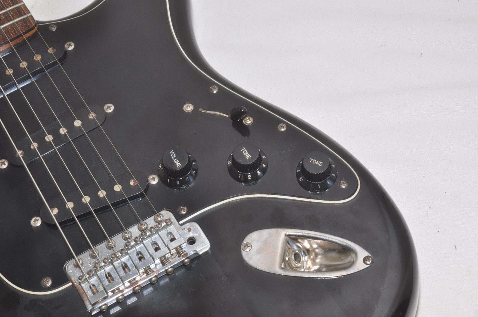 Fender Japan Squier ST72 Large Head Black Electric Guitar Ref No 7210