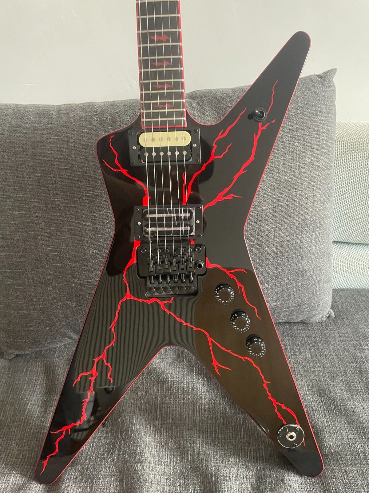 Black Panel Red Lightning 6 Strings Dimebag Darrell Model Electric Guitar