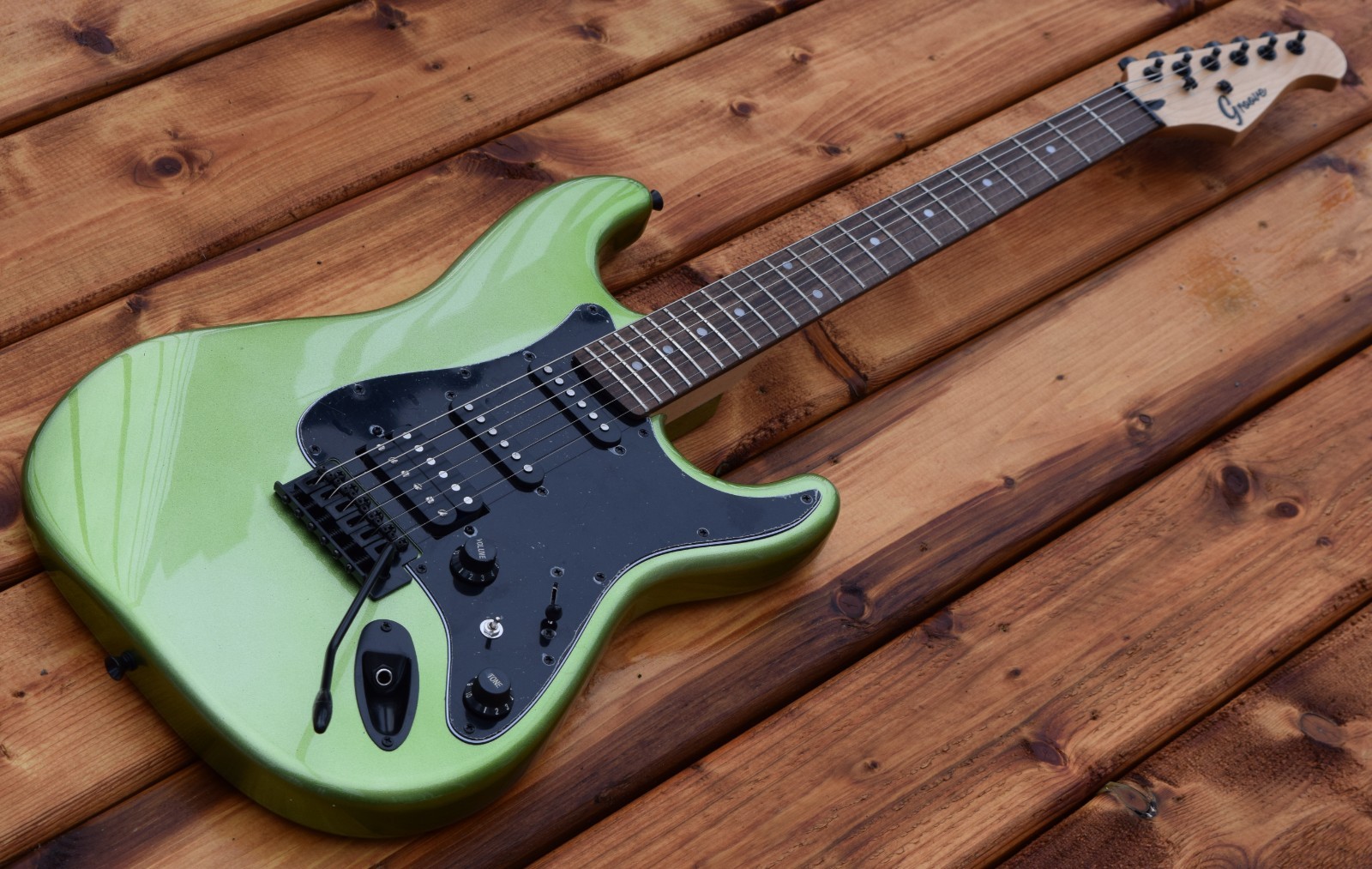 Electric Guitar Groove TM Canadian Brand S/S/S or S/S/H Pickups (10 new Colors )