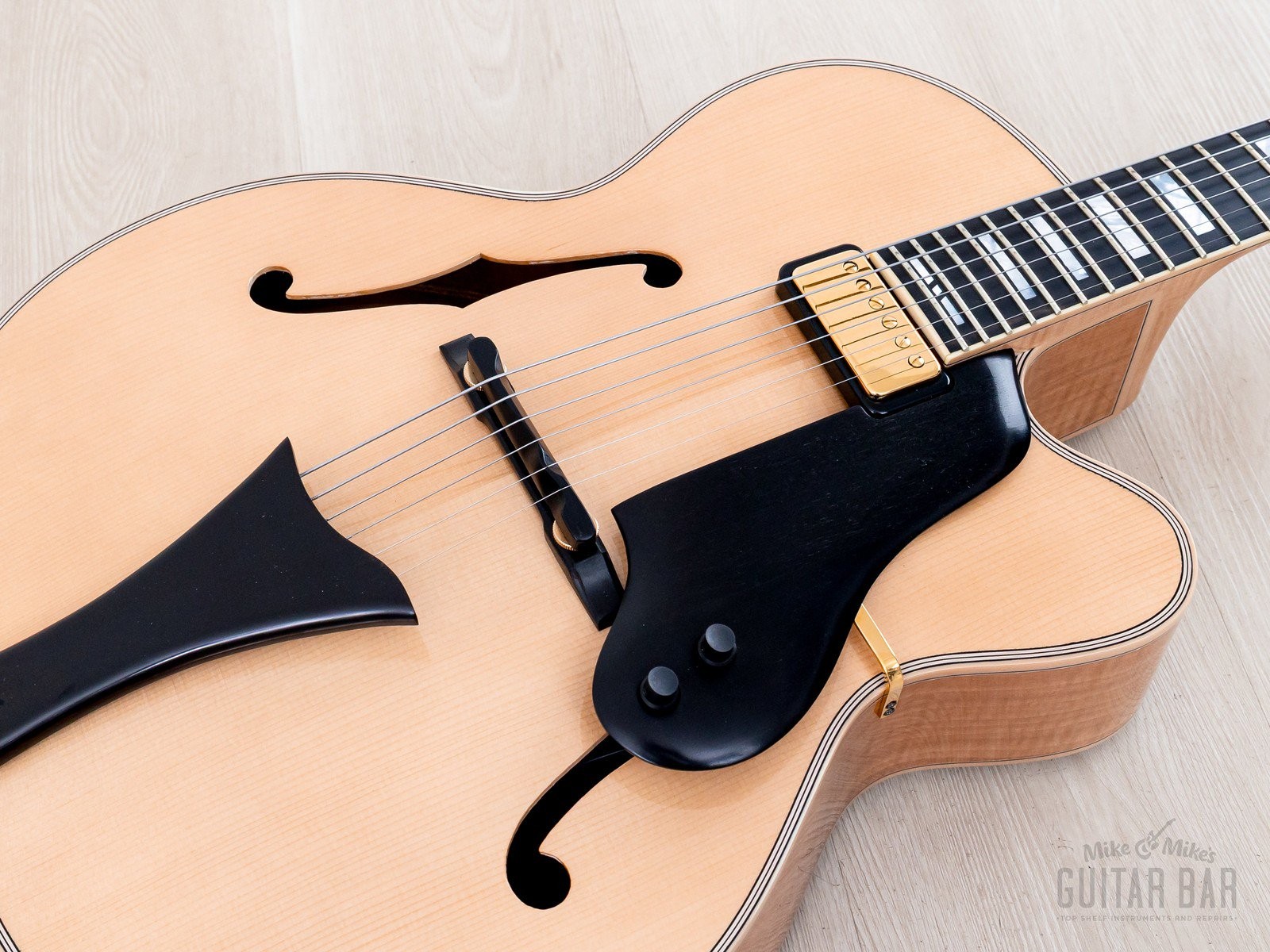 2011 Hofner New President Carved Top Archtop w/ Floating Pickup, Case & Hangtag