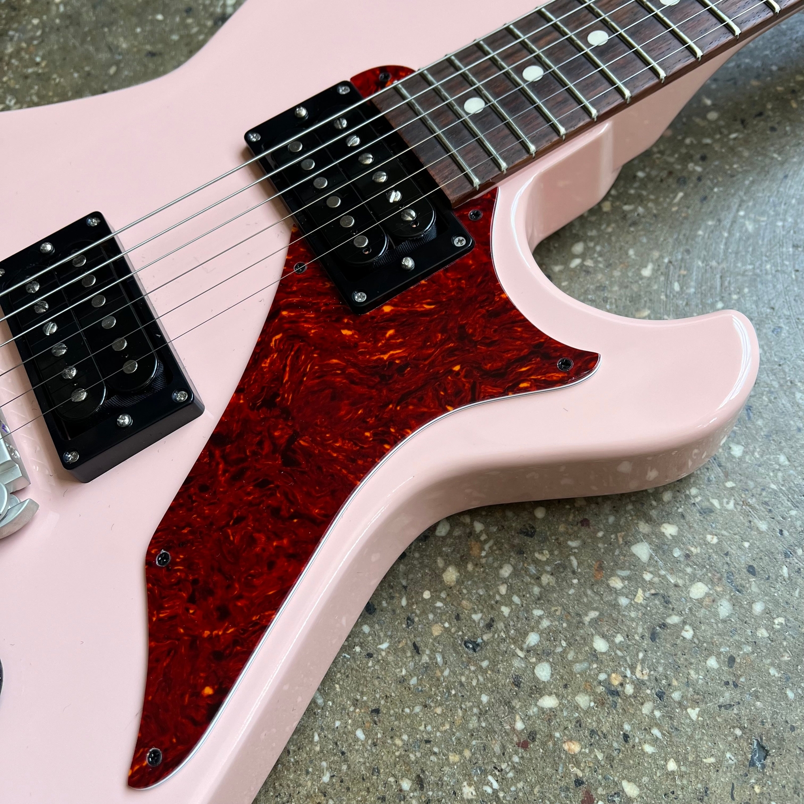 Knaggs Kenai J H2 2022 – Shell Pink