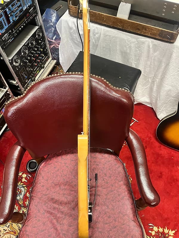 Rickenbacker 425 6 String Electric Guitar w/ Factory Vibrato 1966 – Natural