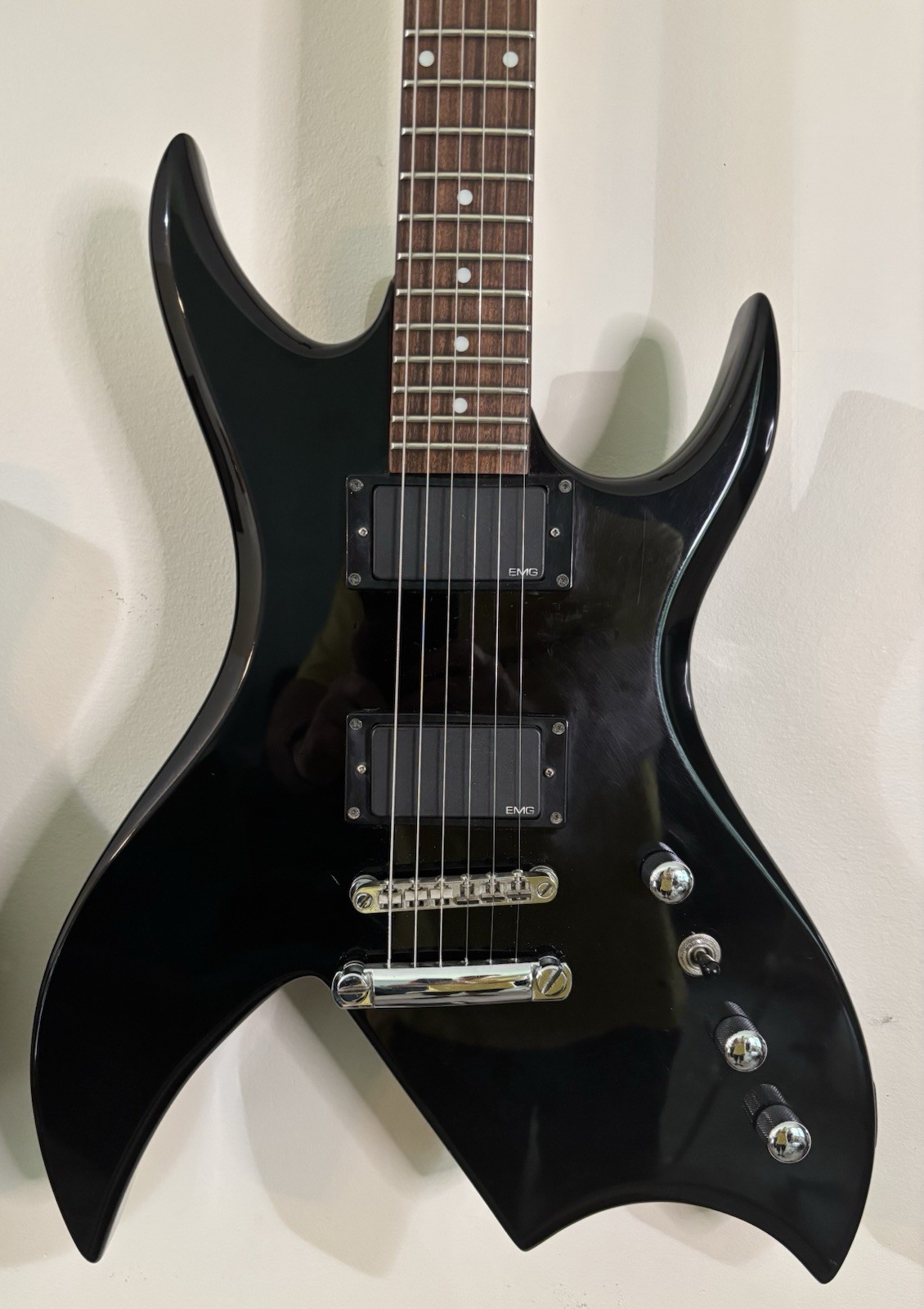 B.C. Rich Bich Platinum Series EMG Pickups- 2008 – Black