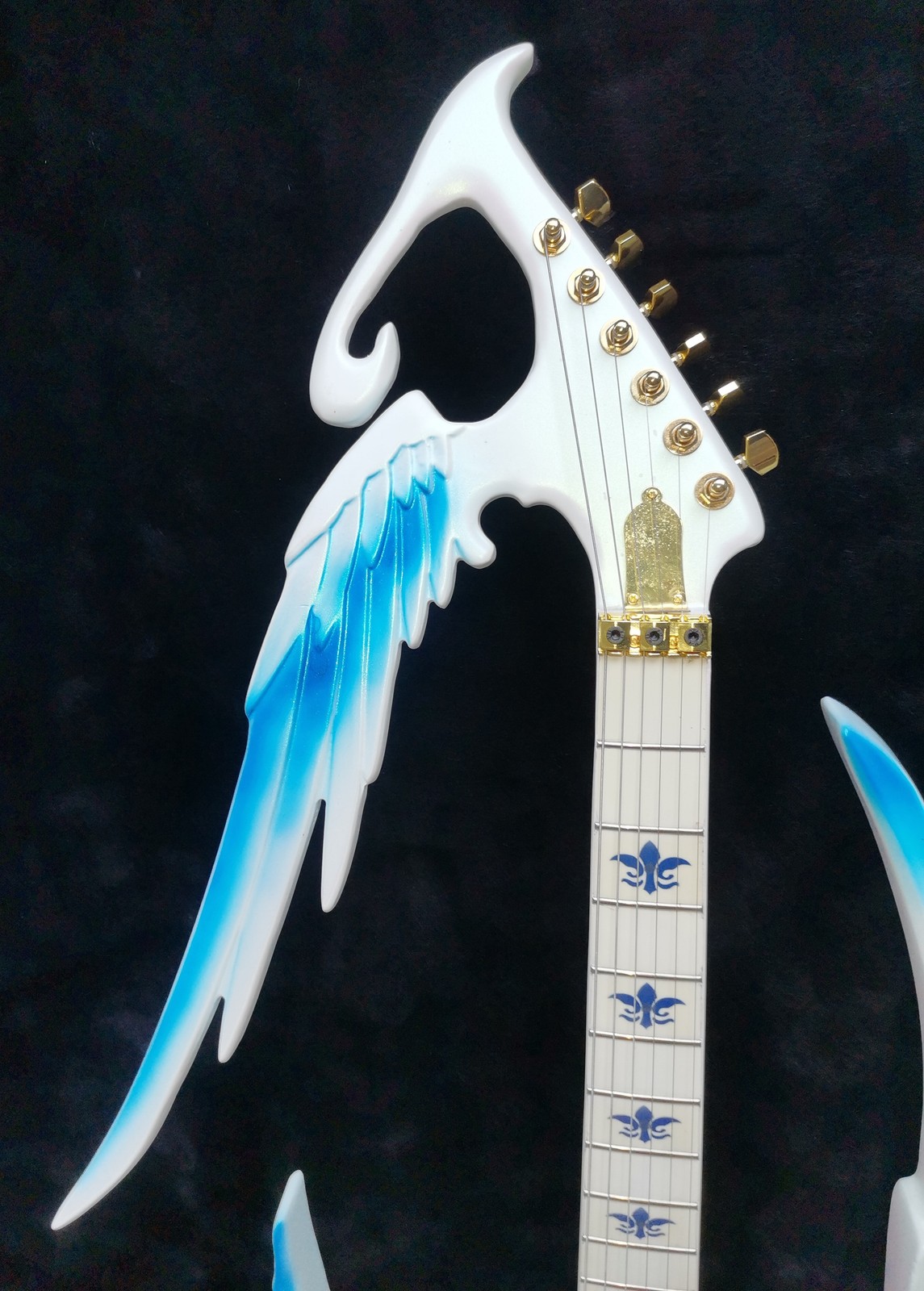 Angel Wing Electric Guitar, Quilted Maple Top, Alnico 5,Double Locking Tremolo