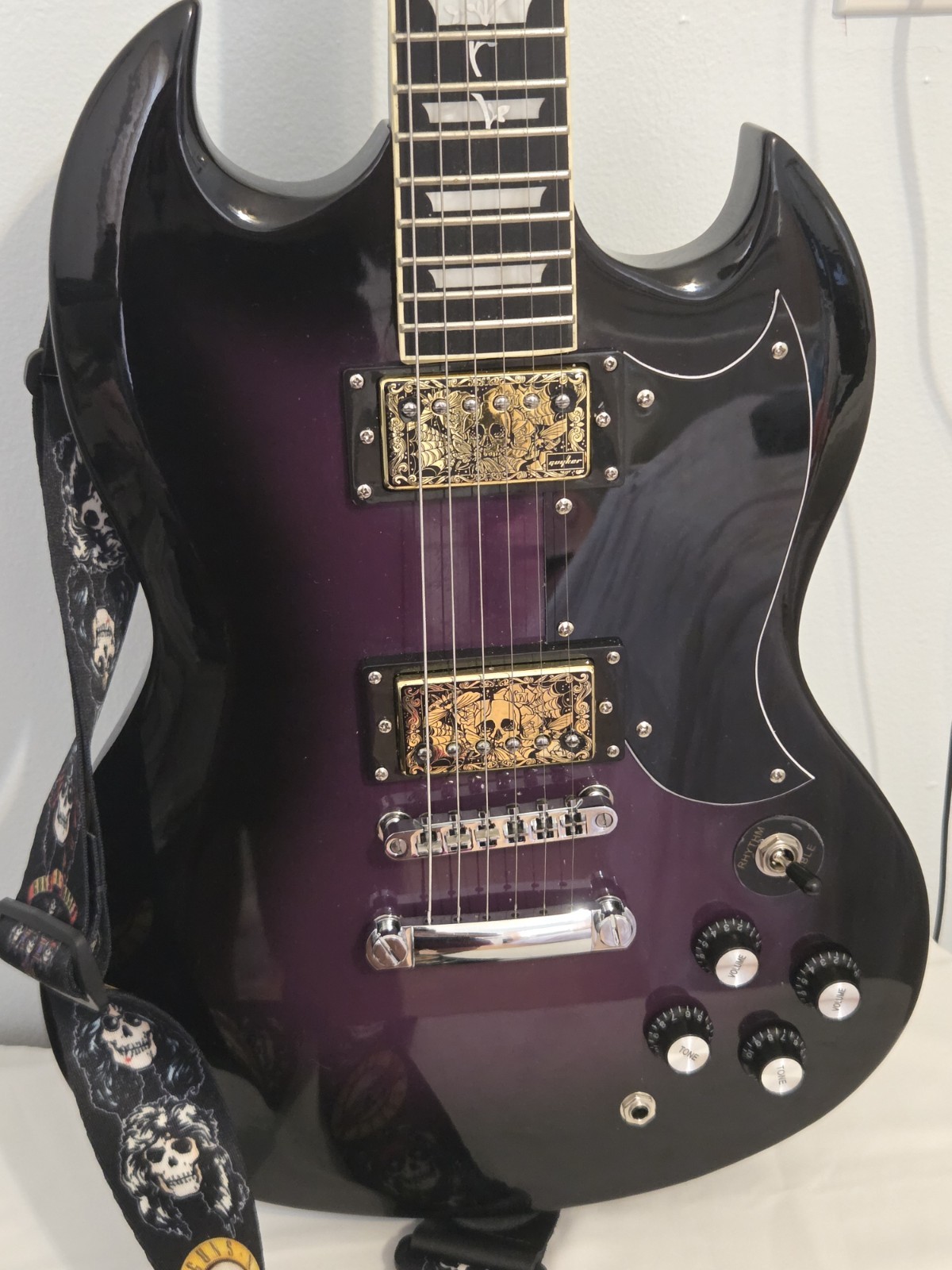 Leo Jaymz LJG-2000 Solid Body 6-String RH Electric Guitar Black w/ Gig Bag