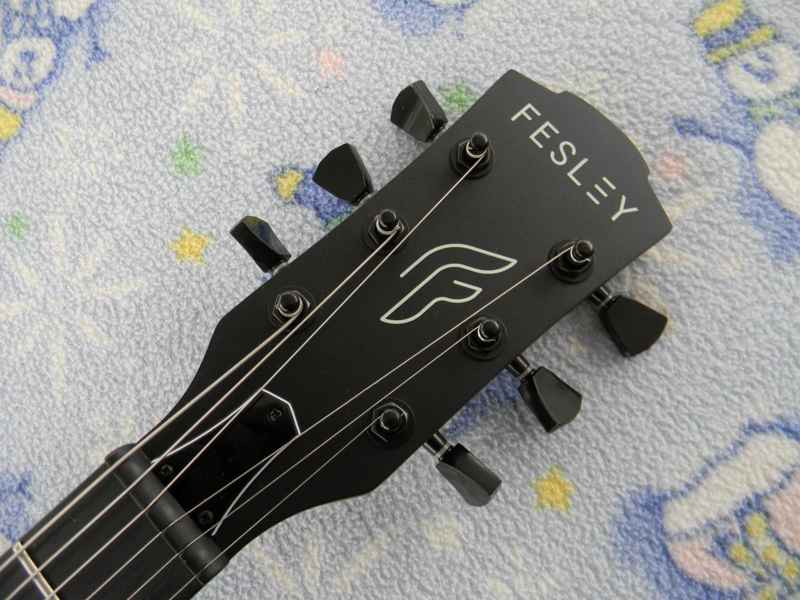 Fesley LP , Bound Flat Top, Capacitor Upgraded, Black Hardware, Cool