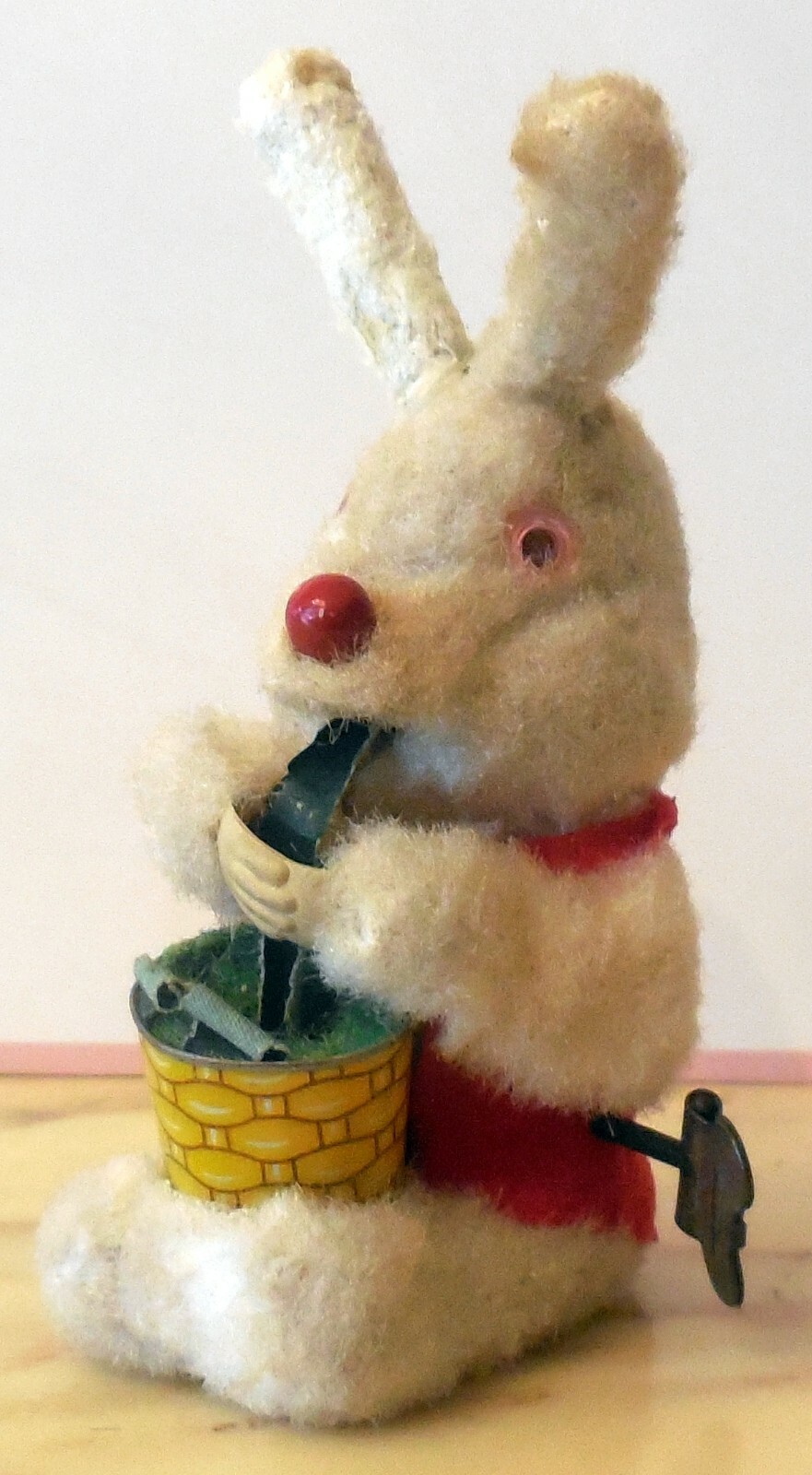 VINTAGE TIN TOY WIND UP RABBIT EATING 1950s WORKING