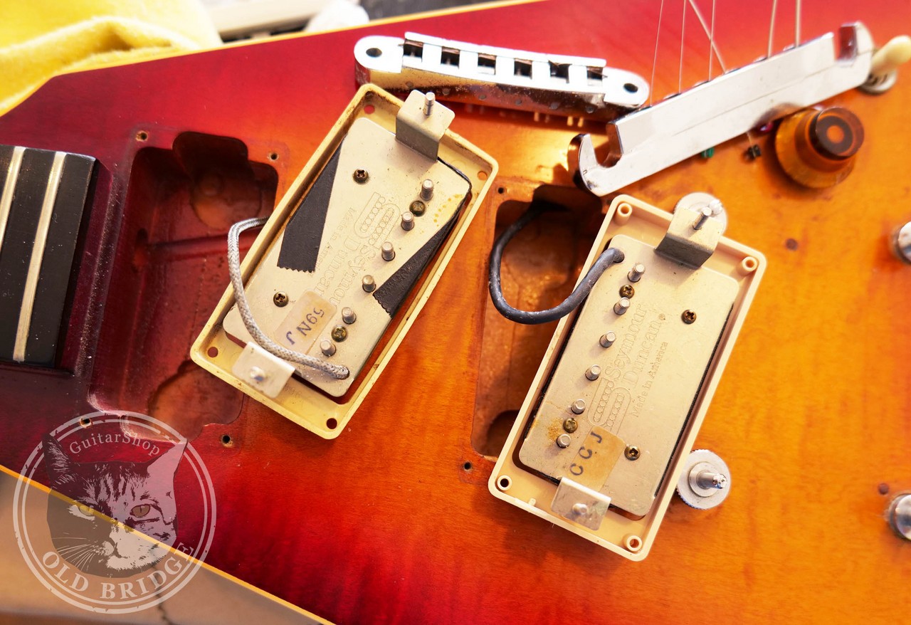 Gibson Flying V ‘THE V’ Sunburst 1981 Vintage Electric Guitar USA w hardcase