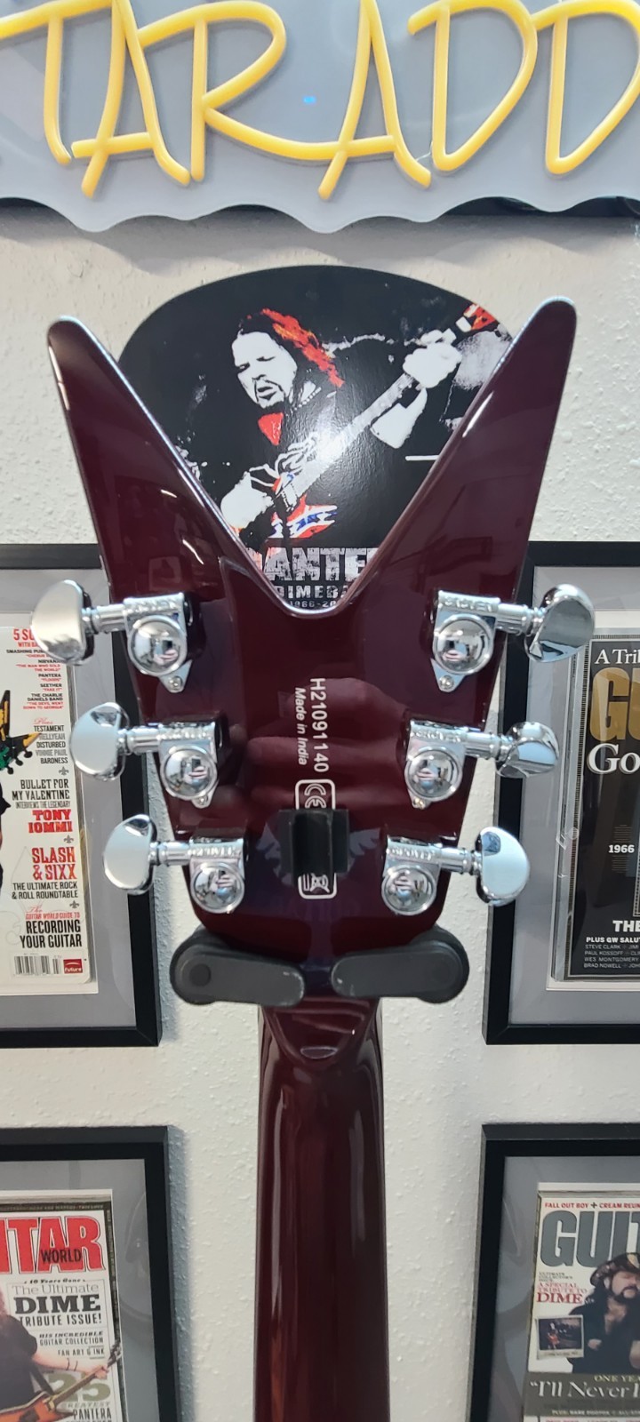 Dean V 79 Floyd Rose Seymour Duncan Invader Pickups, Exc Cond, Gig Bag Too!