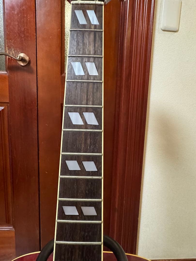 Rare Morris WD-25 acoustic guitar hummingbird type