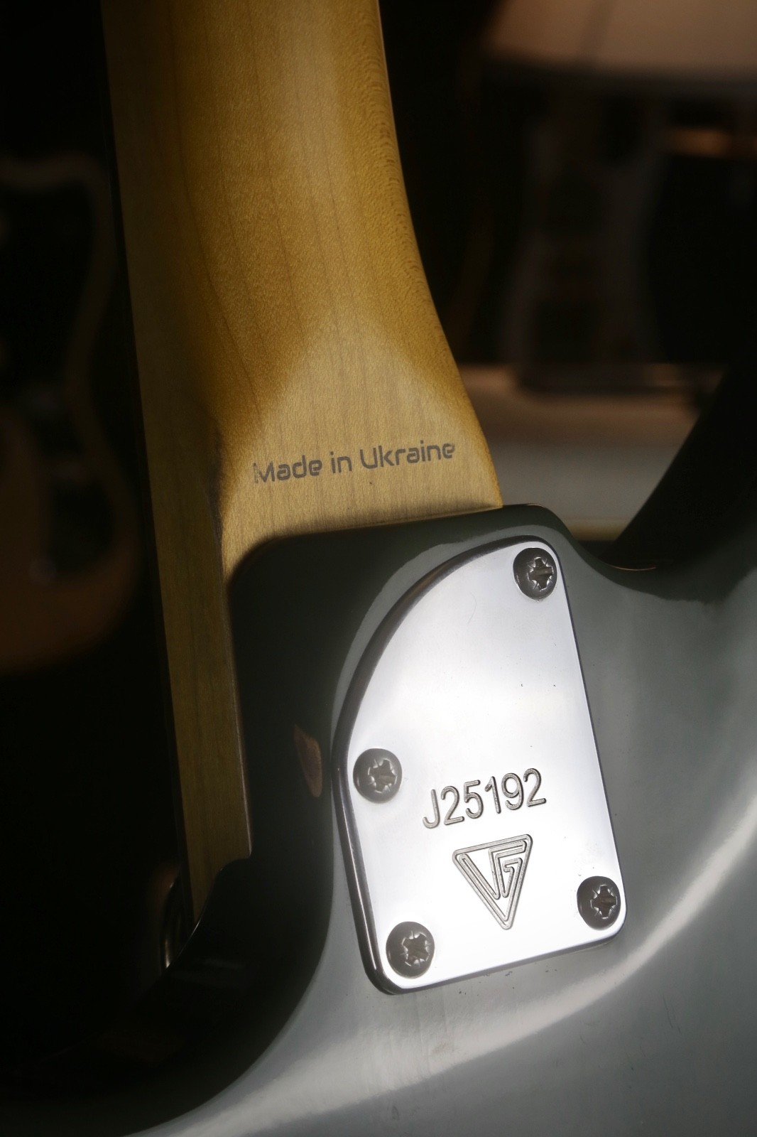 Valiant Jupiter, Made in Ukraine 2025 – Olive Mash Distressed
