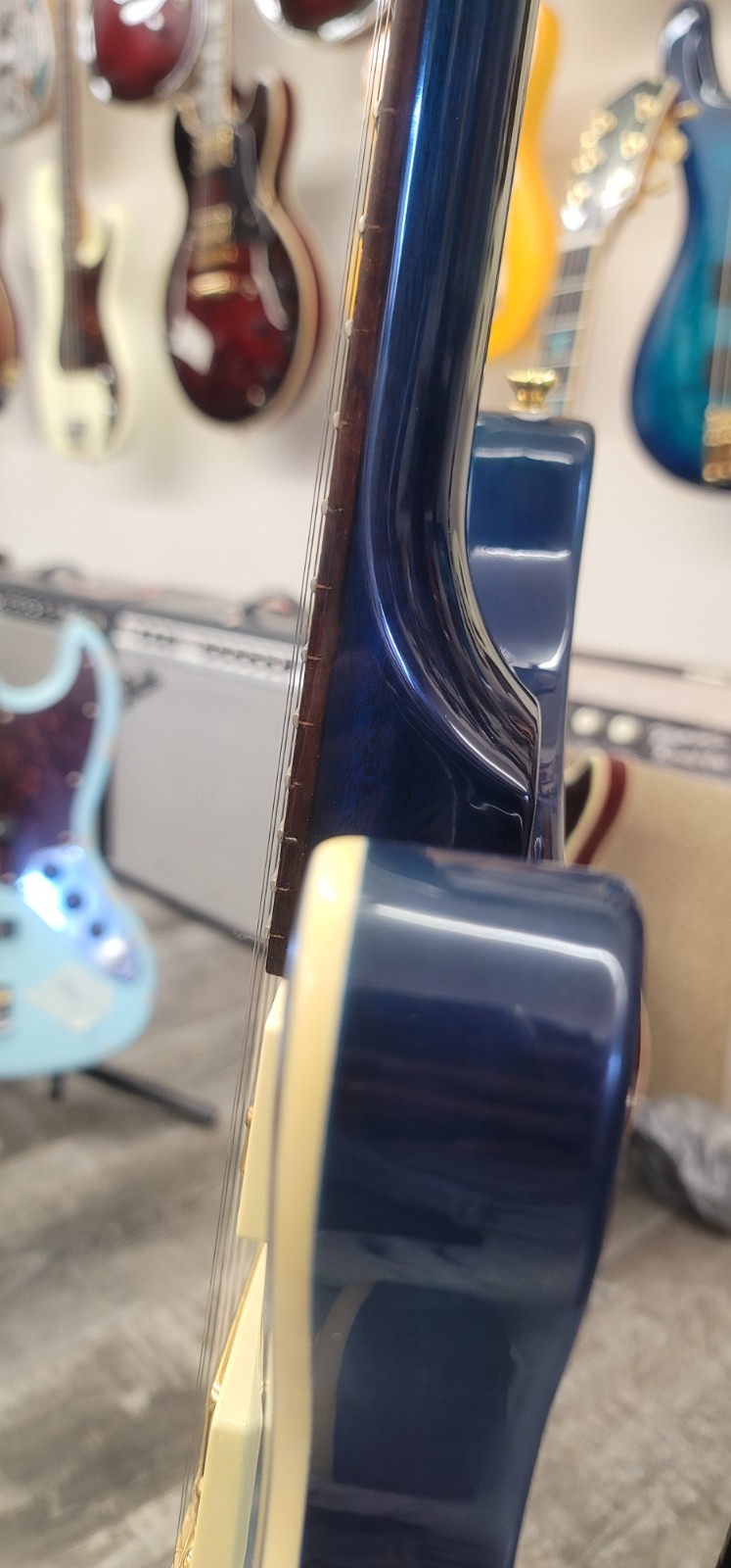 AIO Wolf W400 Electric Guitar – Blue Burst 10-46 Setup GS-016