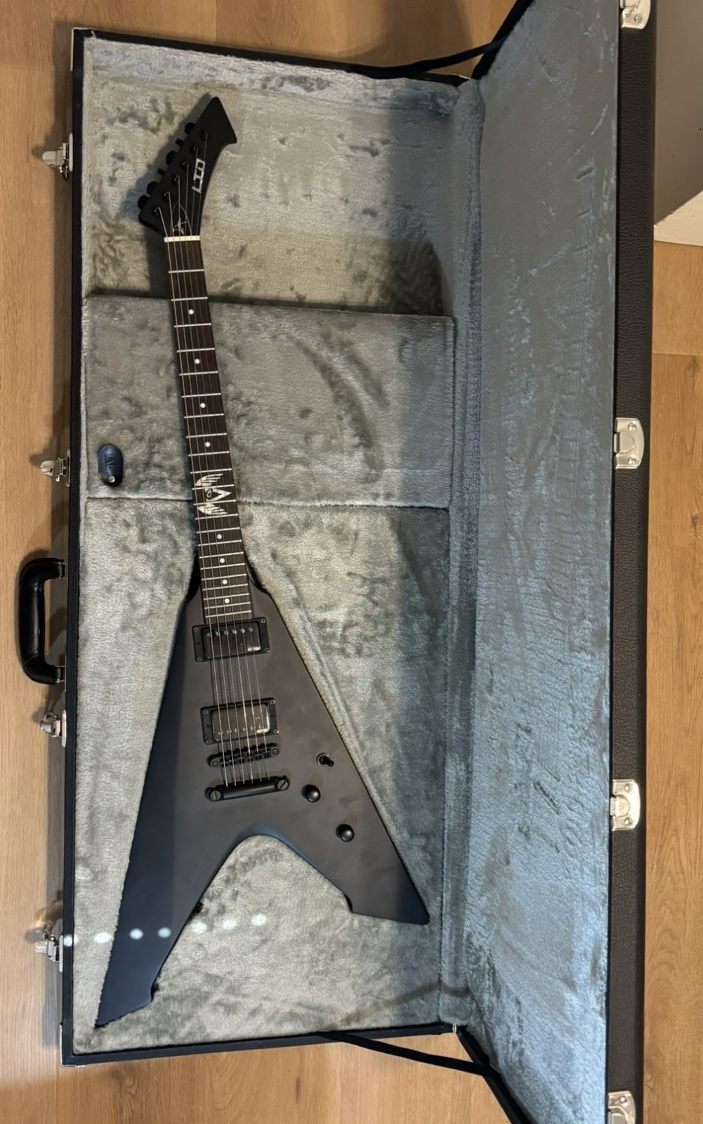 ESP ltd James Hetfield Vulture satin black 2024