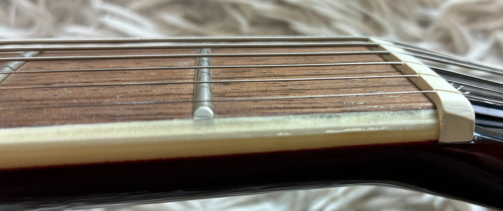 Vintage V100TWR Reissued Single Cutaway Electric Guitar Flame Wine Red – B-Stock