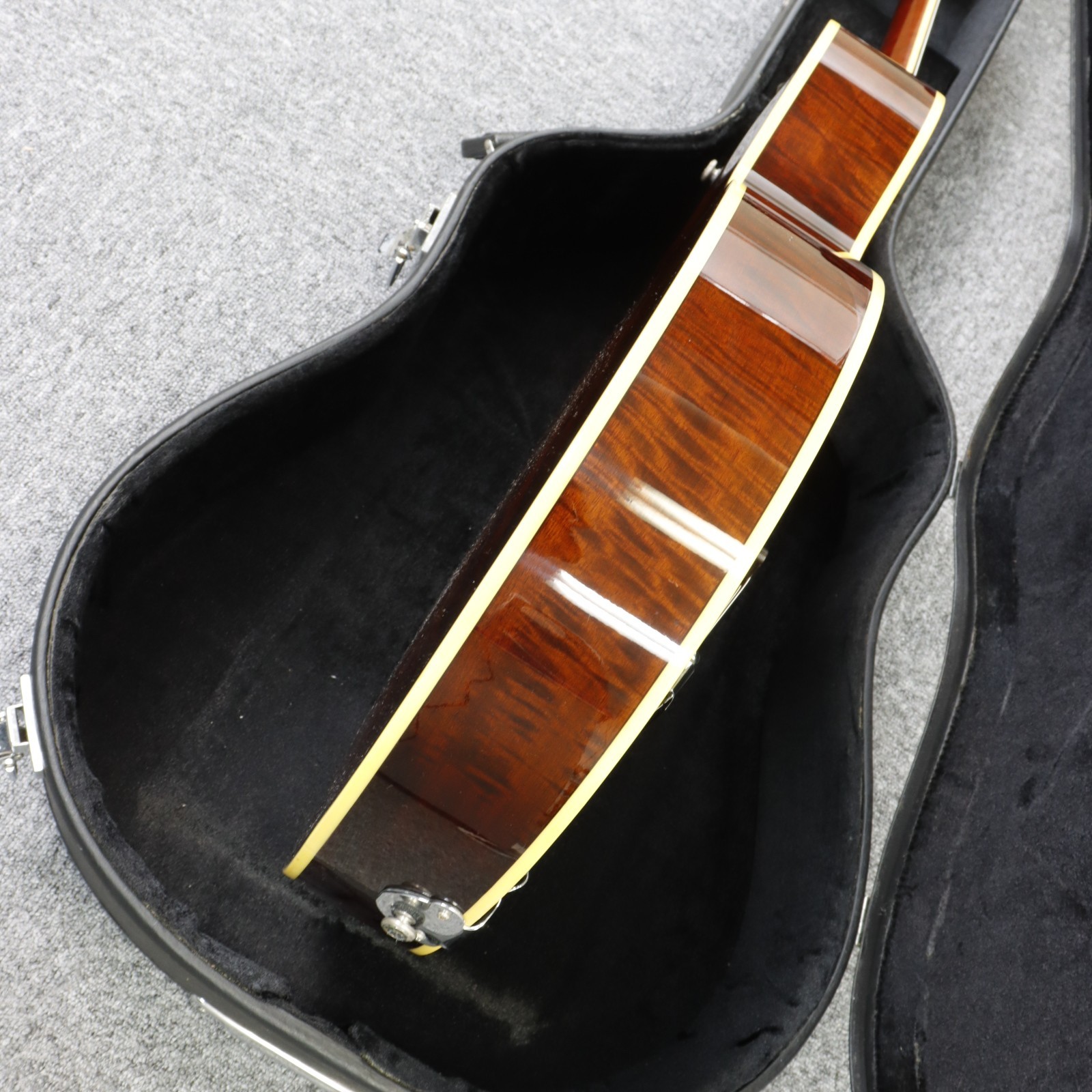 Ibanez AF84E-DVS Artcore 2005 – 2009 – Dark Violin Sunburst