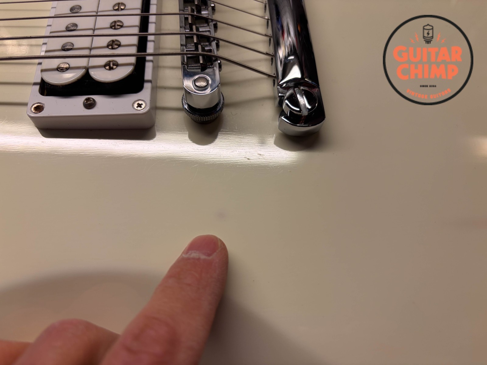 2013 Gibson SG Baritone Alpine White w/ OHSC 27″ Scale