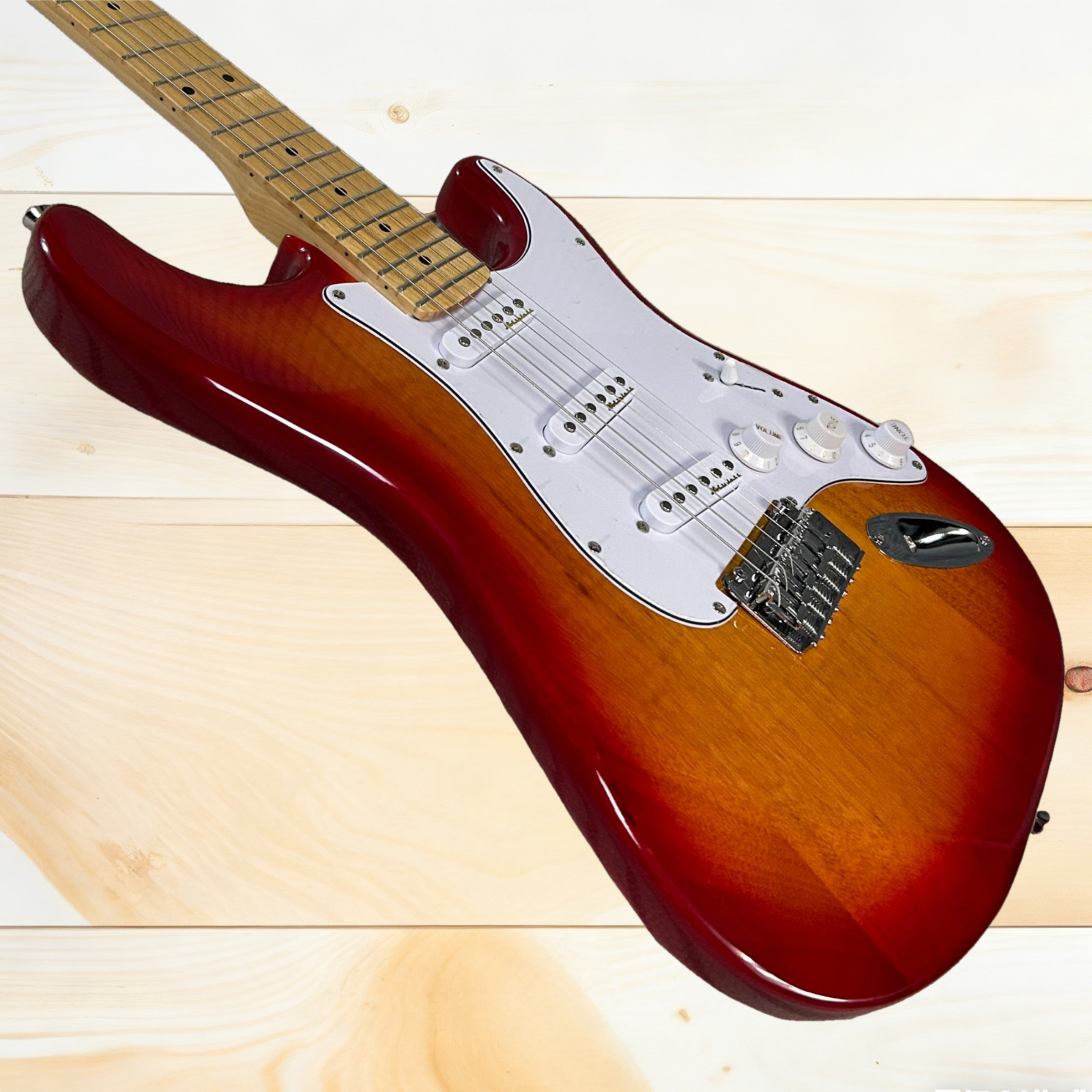 ST Electric Guitar Cherry Sunburst Color Mahogany Body Maple Fretboard 22 Frets