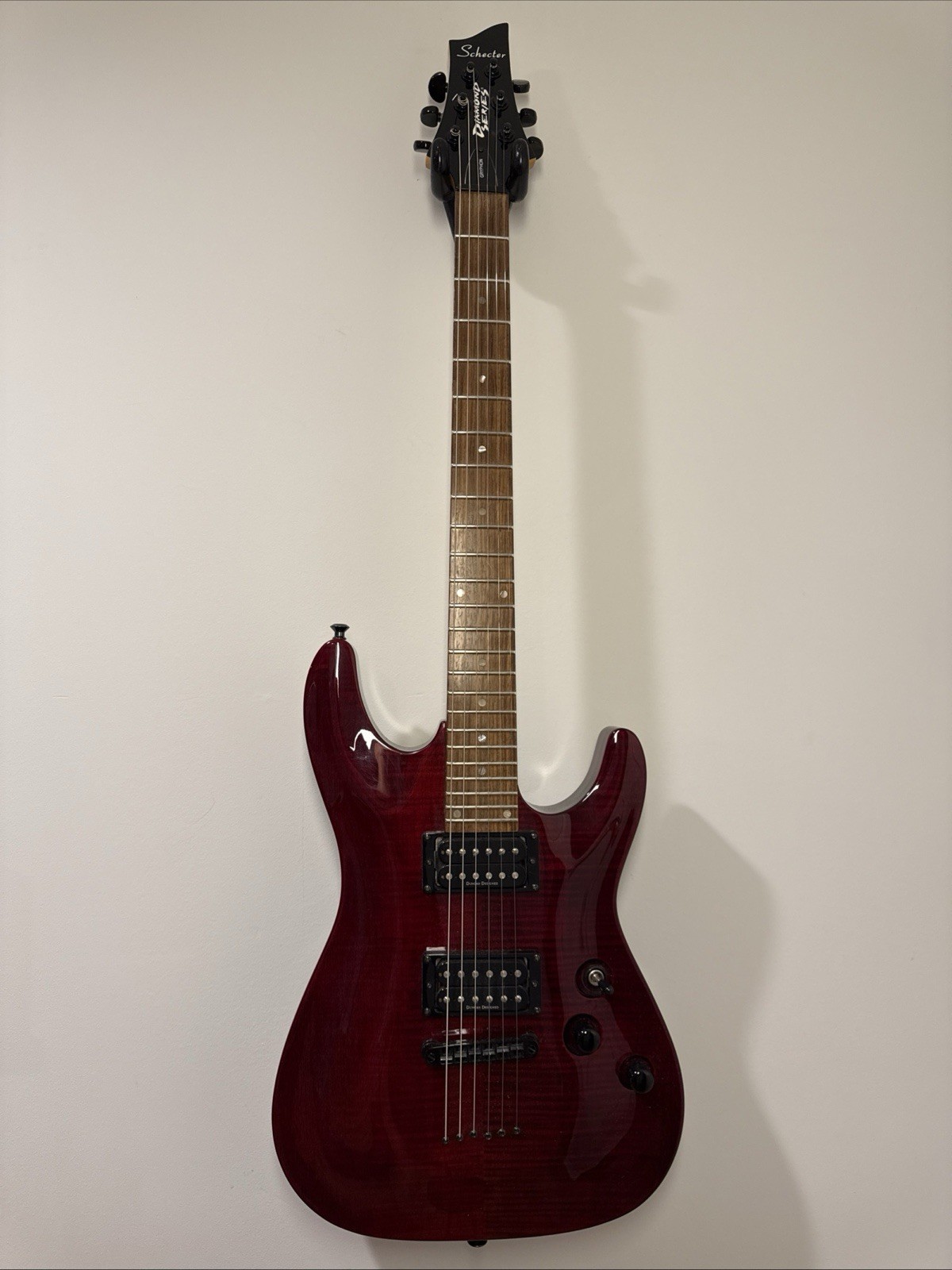 VIDEO- Mint 2006 Schecter Diamond Series Gryphon Guitar Mahogany Duncan Pickups