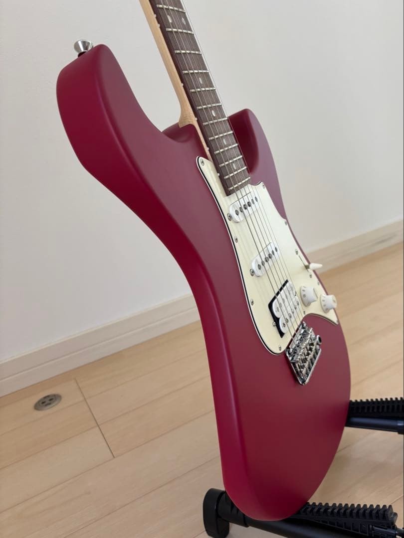 Electric Guitar Saito SR-22 Crimson Made in Japan S/N 0054 & Dedicated Soft Case