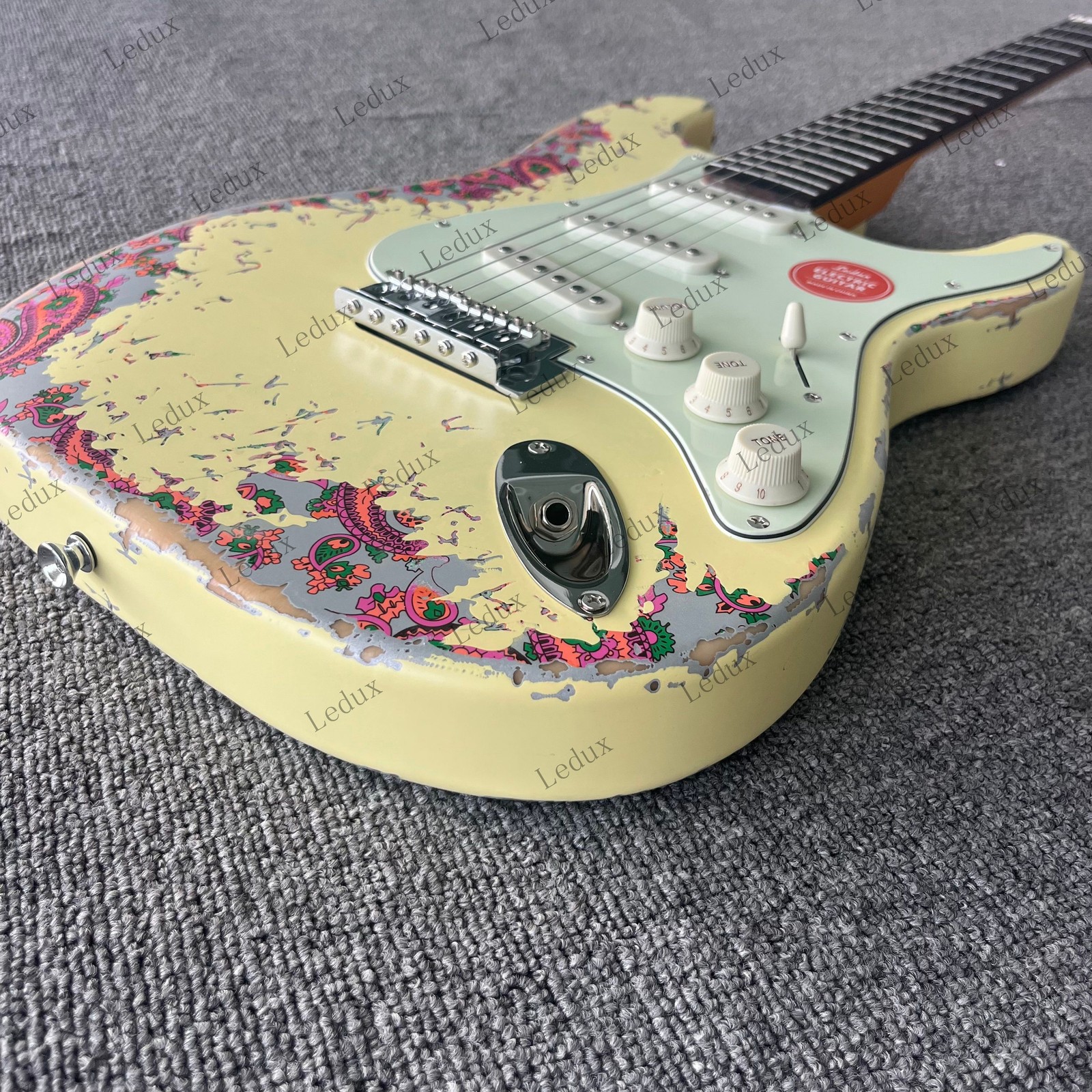 CreamPaisley Electric Guitar Stainless Rounded Fret Tremolo Bridge SSS Pickups