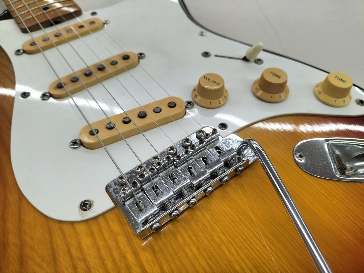 Tokai ST-60 Springy Sound 3 Tone Sunburst Made in Japan ST Type E.Guitar MOD