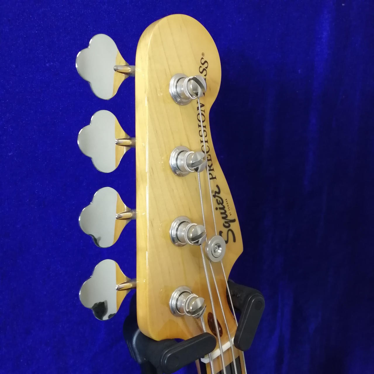[SQUIER] Classic Vibe 70s PB Walnat Used Nato body Maple fingerboard w/Soft case