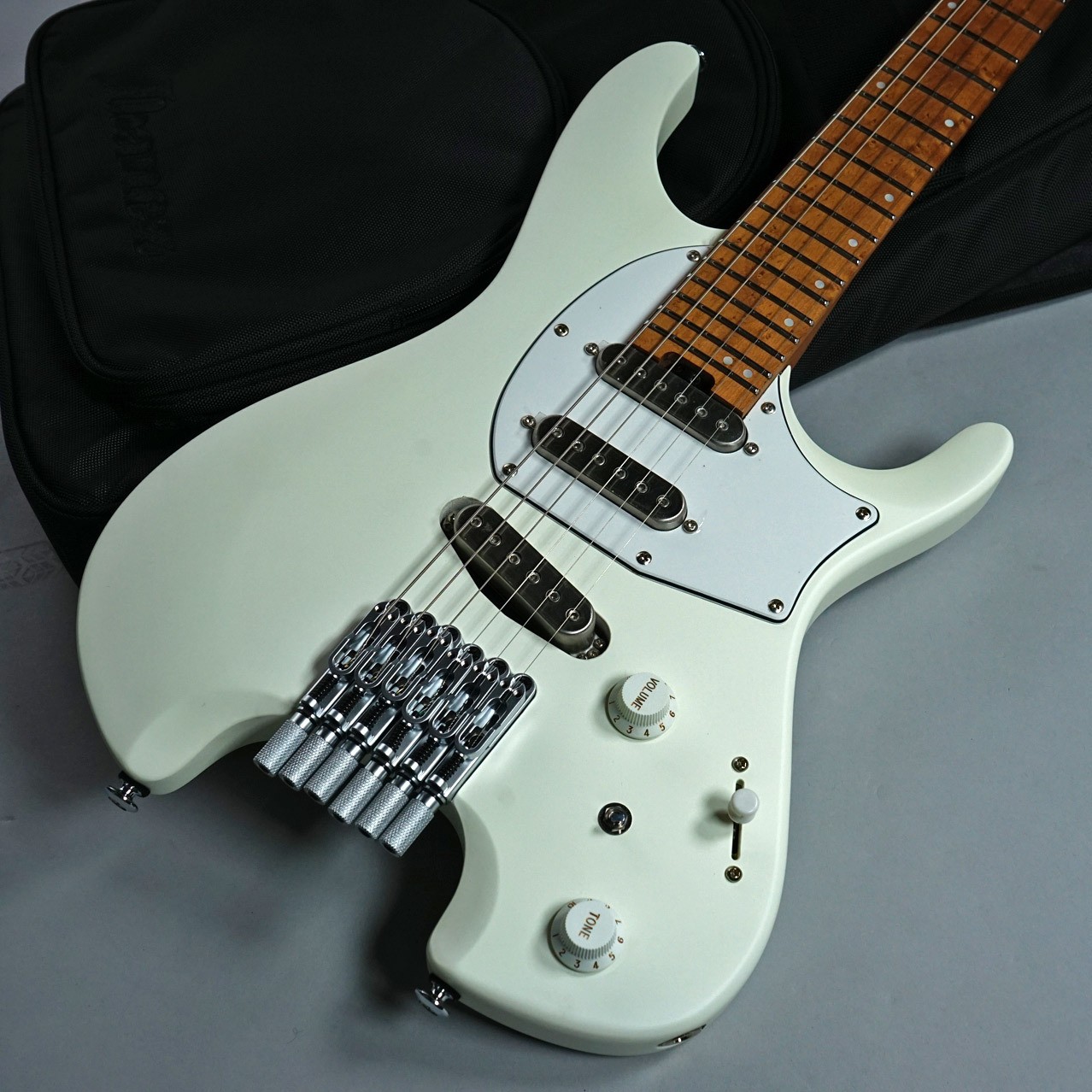Ibanez ICHI10 VWM Ichika Nito Signature Headless Guitar Vintage White Matte New