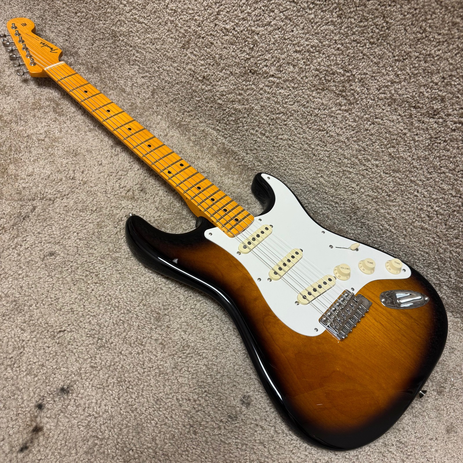 Fender Eric Johnson Stratocaster 2-Tone Sunburst Guitar w/ OHSC
