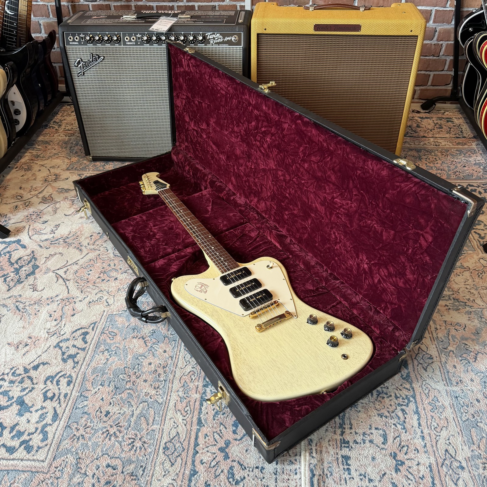 Used Gibson Custom Shop Non-Reverse Firebird – TV White w/OHSC