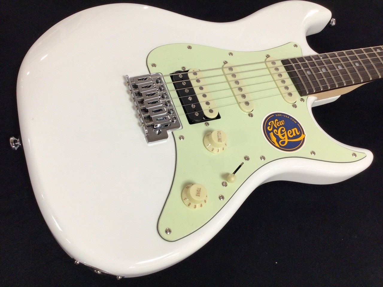 Sire Larry Carlton S1 AWH Antique White
