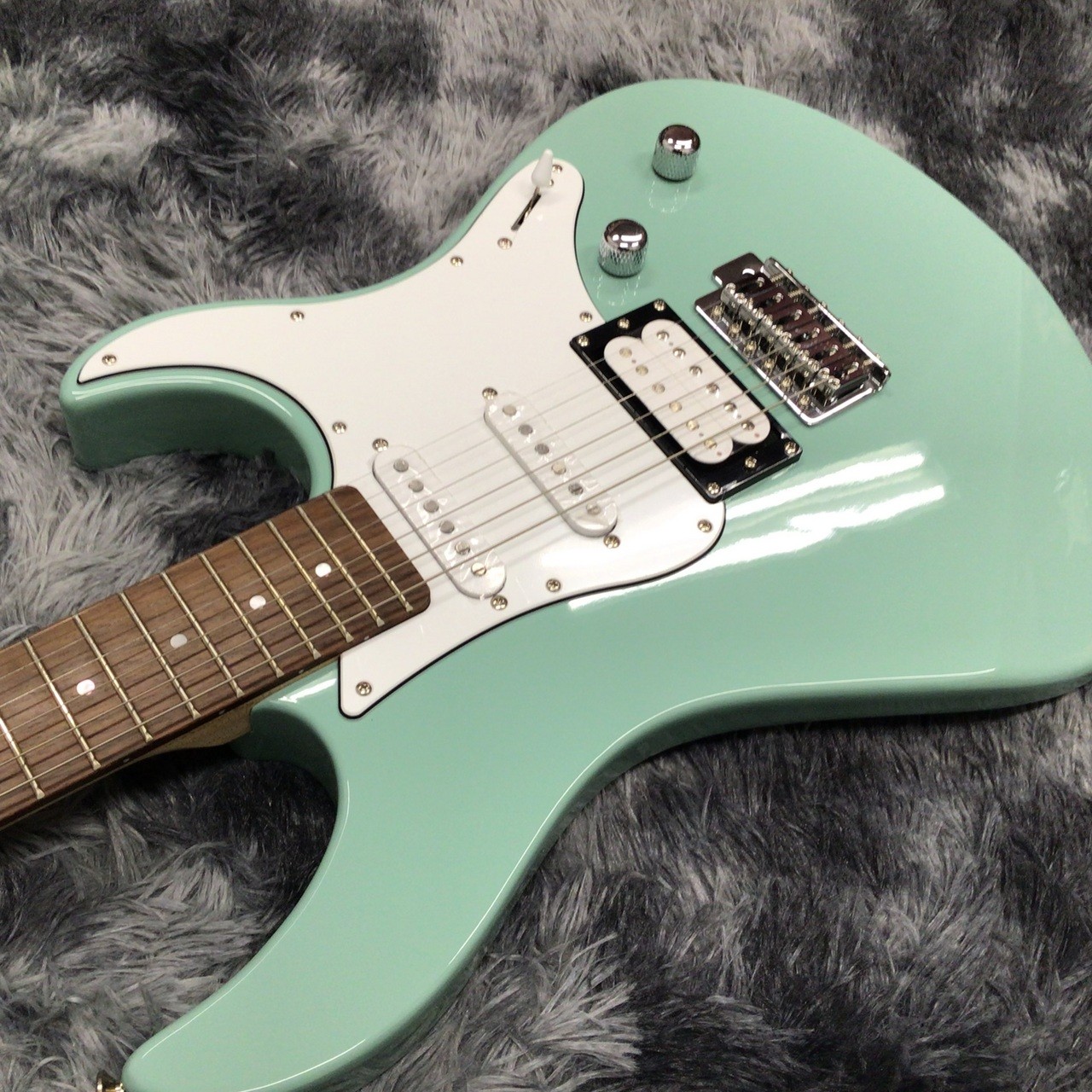 YAMAHA PACIFICA112V SOB Sonic Blue