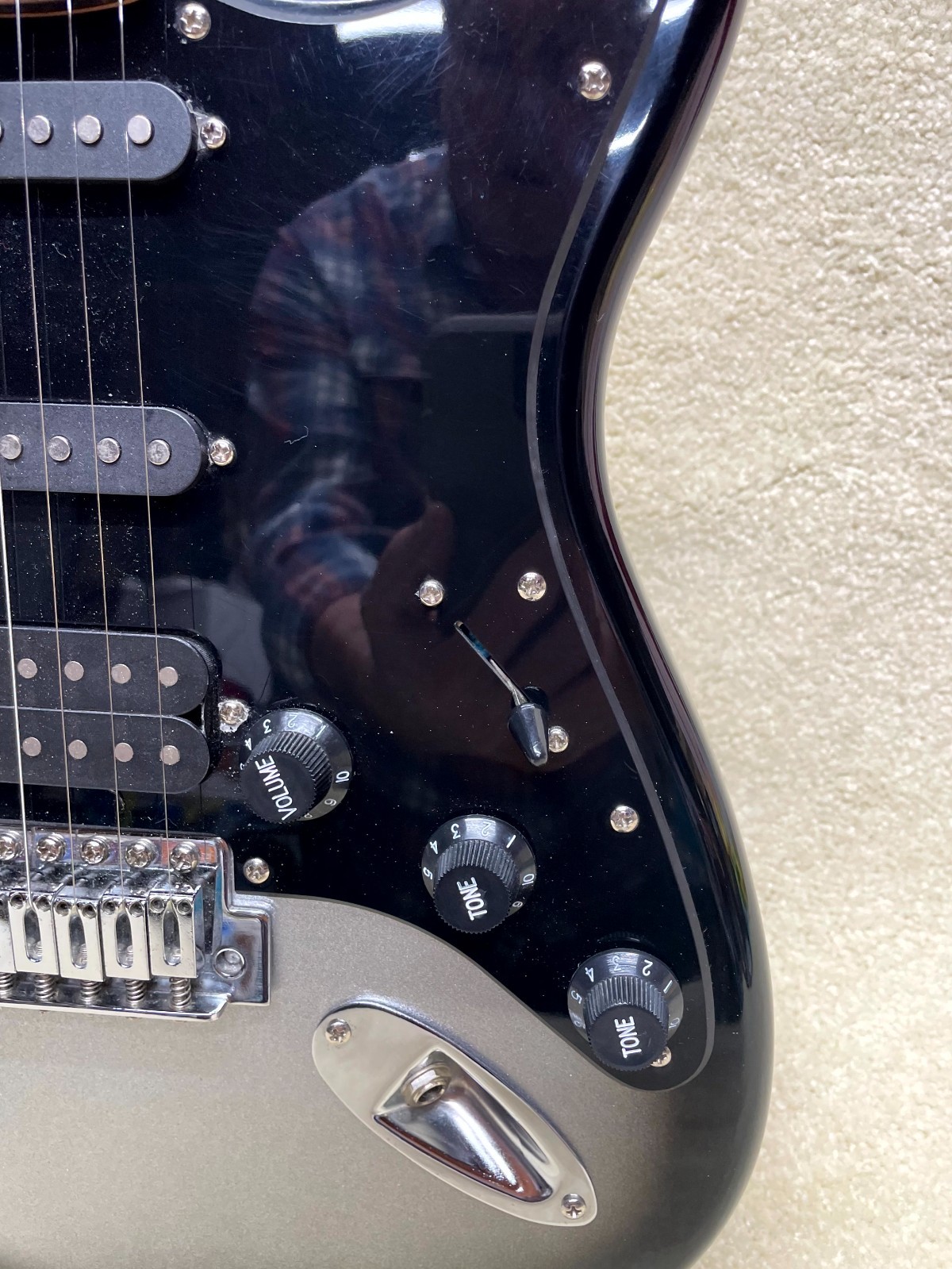 Fender starcaster Strat electric guitar MINT MFG -2008 BEAUTIFUL PLAYS THE BEST!