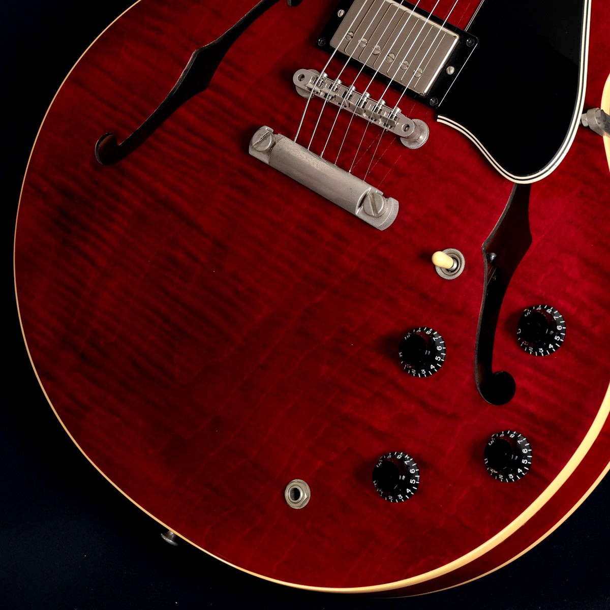 Gibson Memphis ES-335 Dot Reissue Figured Cherry Gibson [00079701]