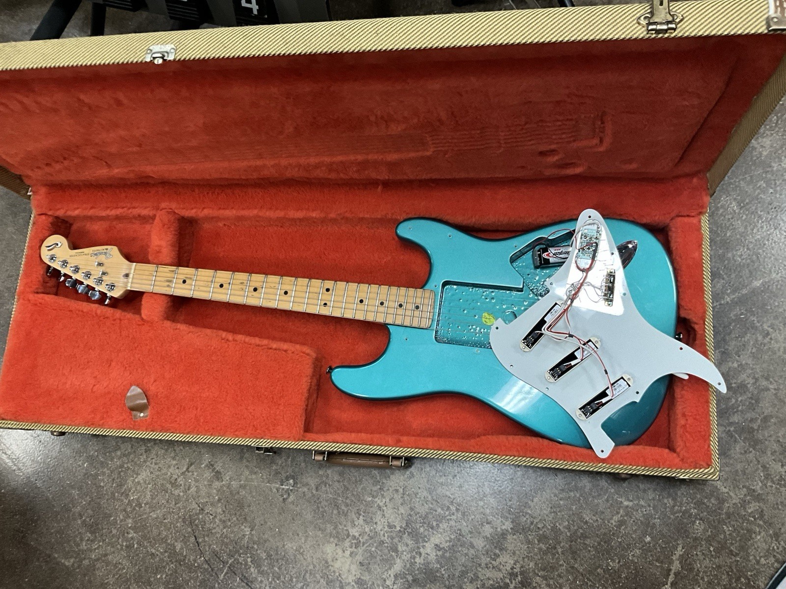 Fender 1994 40th anniversary Stratocaster made in USA in teal v.good / hard case