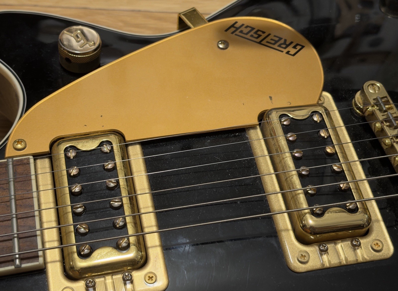 Gretsch G5237TG Electromatic Jet FT Bigsby LE Guitar Black Pearl Metallic Gold