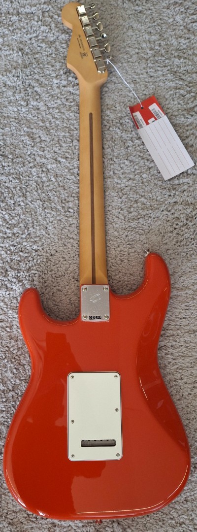 Fender Player II Stratocaster, Rosewood Fingerboard, Coral Red Finish – MIM
