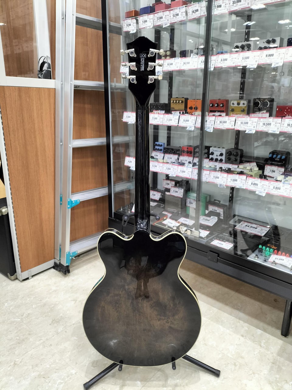 GRETSCH Electromatic G5622 Semi-Acoustic Electric Guitar