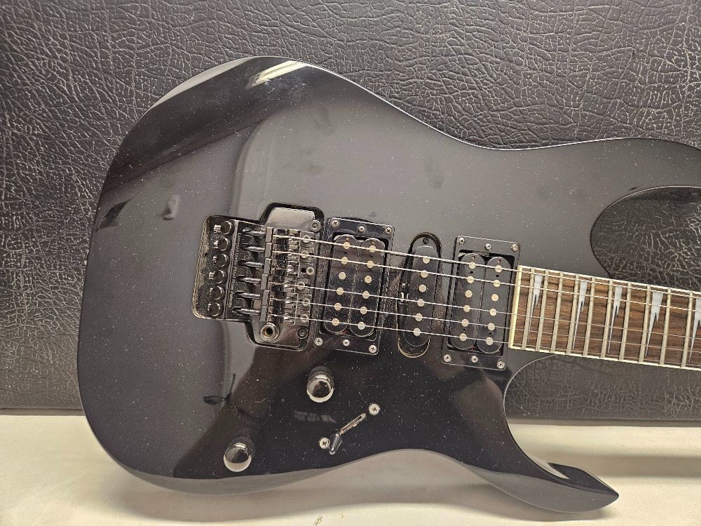 IBANEZ RG 270 DX WITH HARD CASE