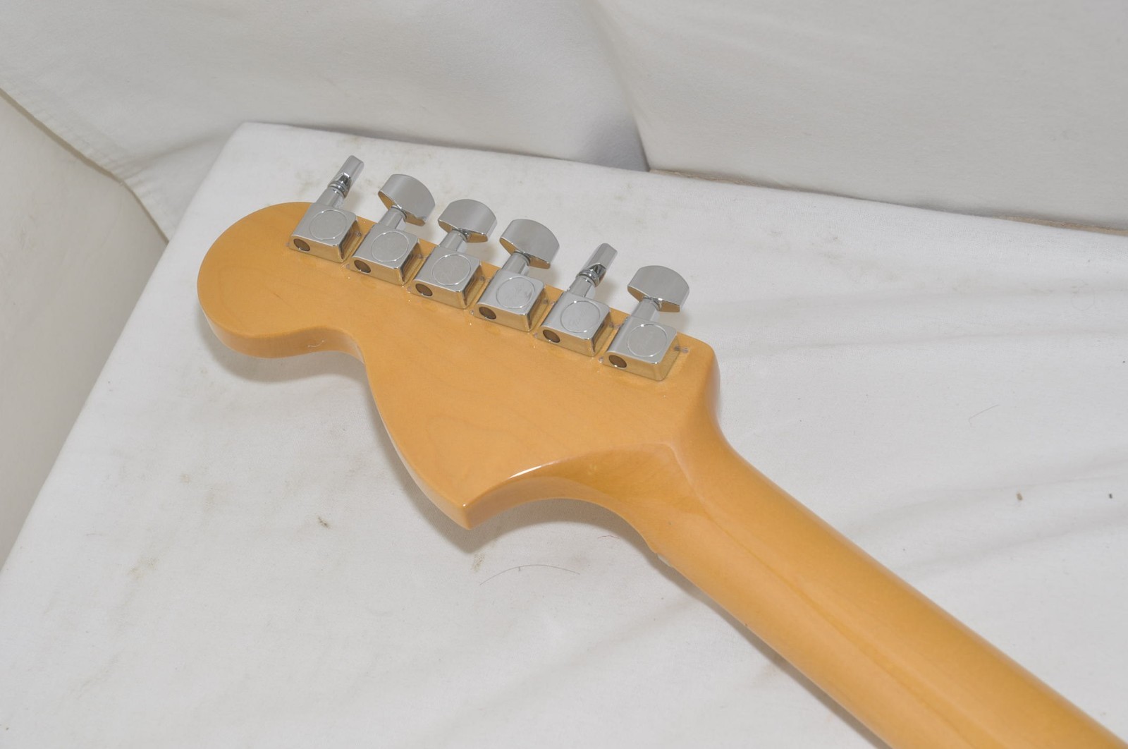 Fender Japan ST-68 Large Head Stratocaster Electric Guitar Ref No 7677