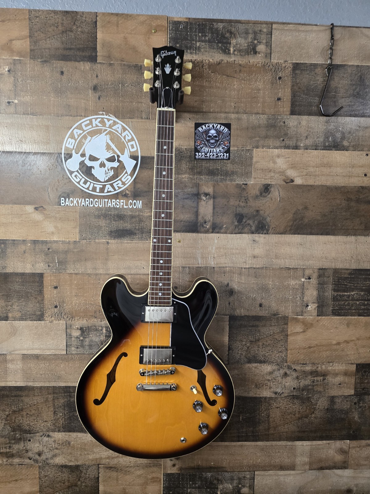 2023 Gibson ES-335 Semi-Hollow Electric Guitar Vintage Sunburst + OHSC. 7.5 Lb
