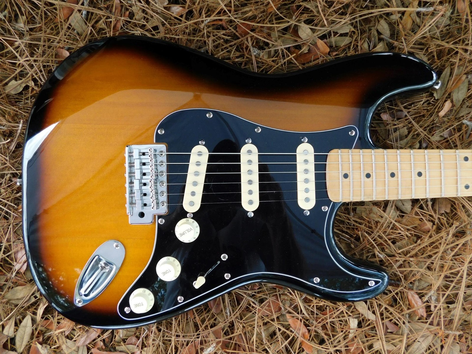 Squier “Custom Shack ” Strat, Alnico 5 Pickups, Custom Wiring,Capacitor Upgrade