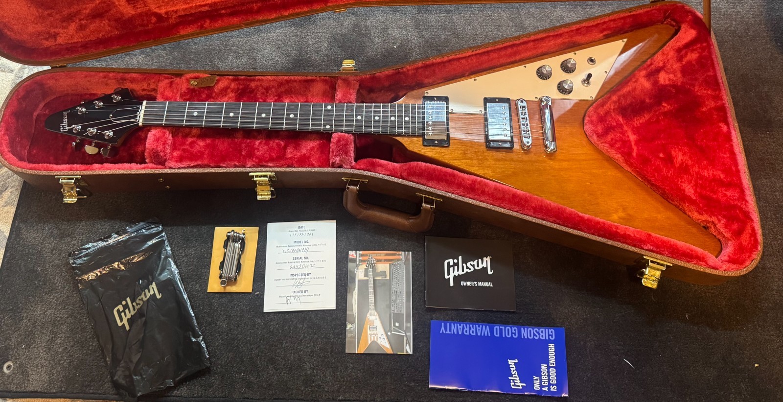 202 Gibson 70s Flying V, Antique Natural – Excellent Condition