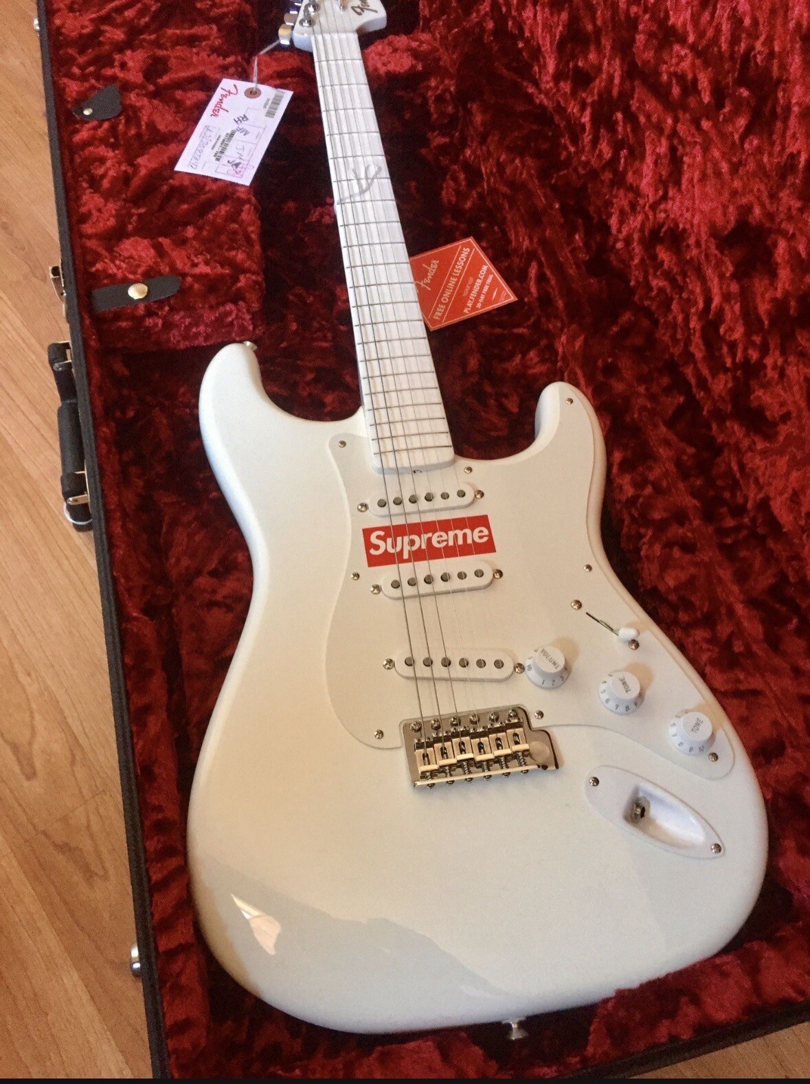 Supreme Fender Stratocaster FW17 2017 Brand New W Original Box And Receipt NYC