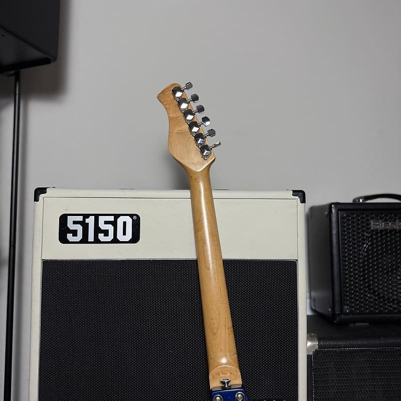 Hondo H-2 1980’s Guitar – Blue